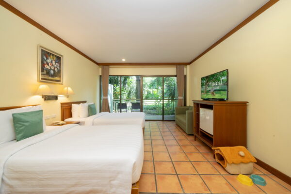 Garden Deluxe - Pet Friendly Garden Deluxe - Pet Friendly
