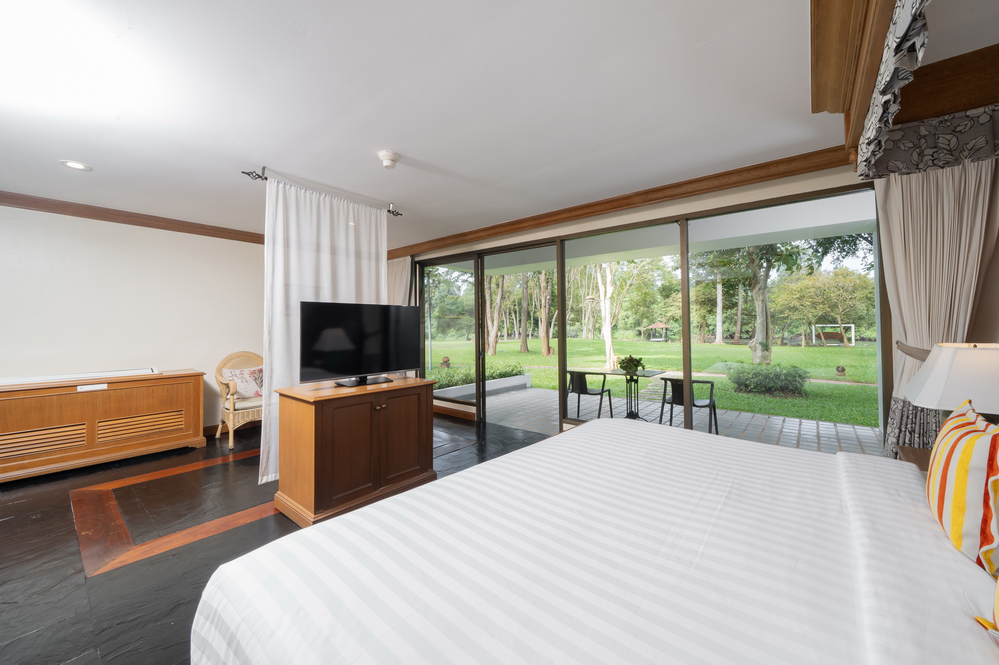 Riverside Suite