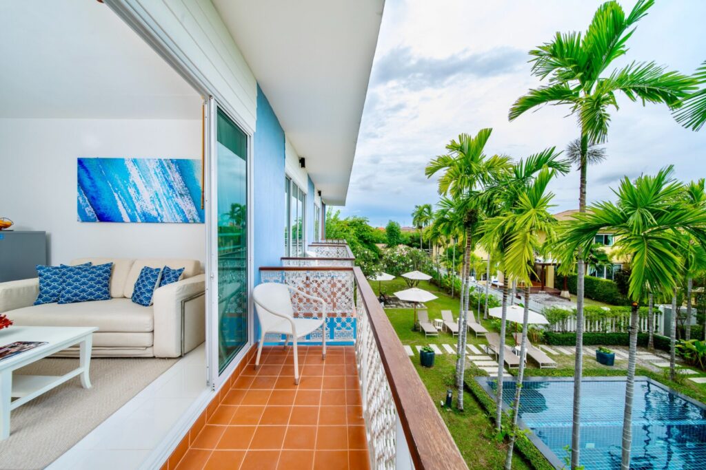 Blu Deluxe Pool Side Blu Deluxe Pool Side